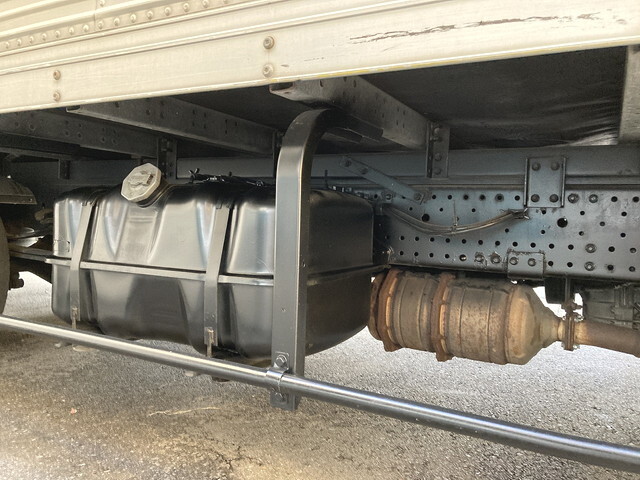 いすゞエルフアルミバン小型（2t・3t）[写真11]