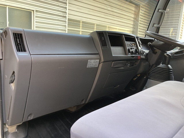 いすゞエルフアルミバン小型（2t・3t）[写真20]