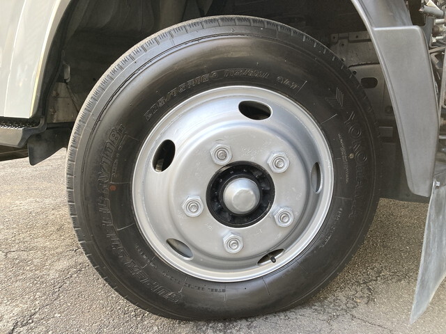 いすゞエルフアルミバン小型（2t・3t）[写真32]