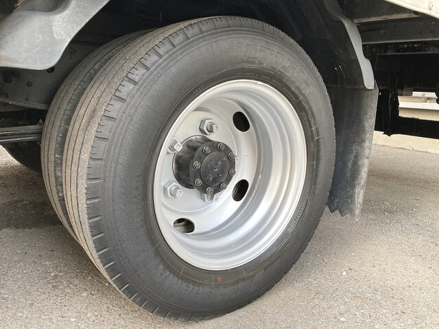 いすゞエルフアルミバン小型（2t・3t）[写真33]