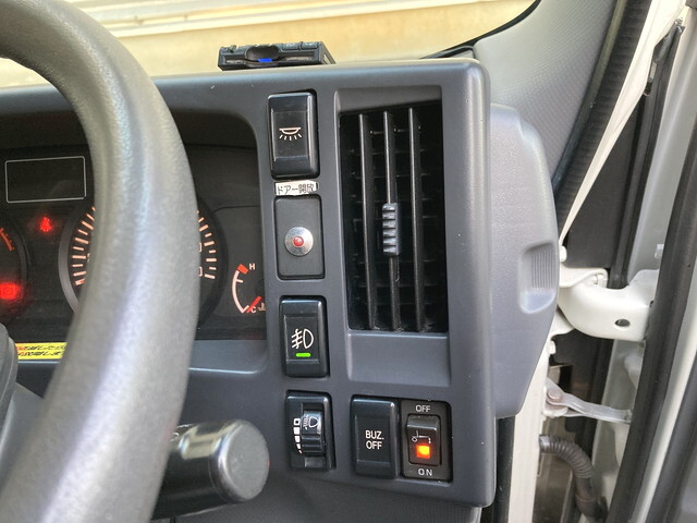 いすゞエルフアルミバン小型（2t・3t）[写真35]