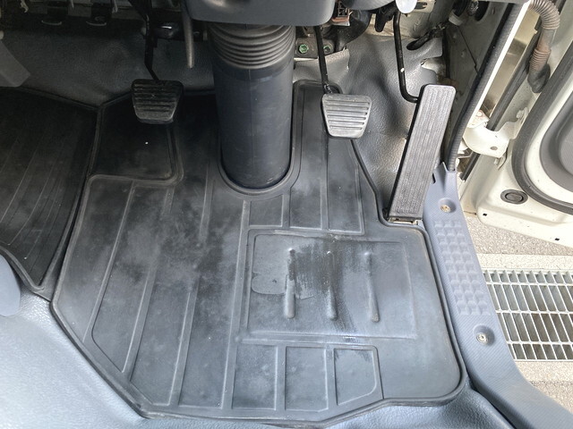 いすゞエルフアルミバン小型（2t・3t）[写真37]