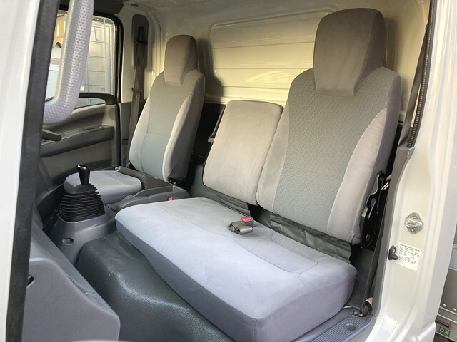 いすゞエルフアルミバン小型（2t・3t）[写真38]