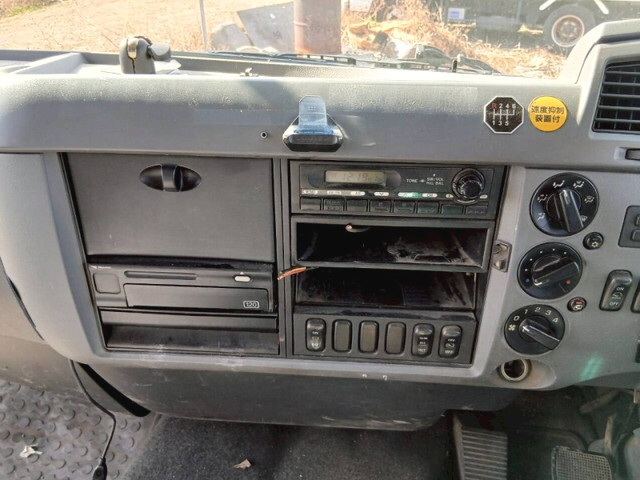 三菱ふそうファイタースクラップ運搬車増トン（6t・8t）[写真32]