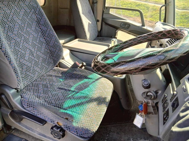 三菱ふそうファイタースクラップ運搬車増トン（6t・8t）[写真36]