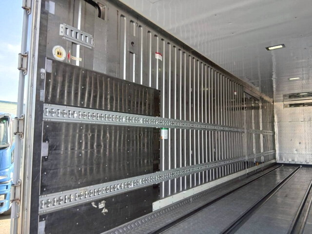 いすゞギガ冷凍車（冷蔵車）大型（10t）[写真11]