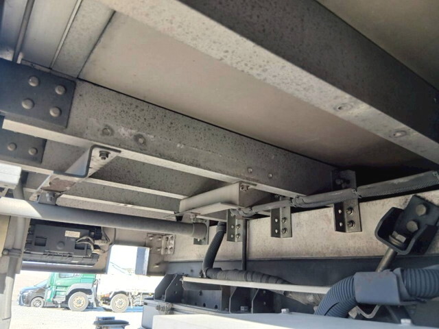 いすゞギガ冷凍車（冷蔵車）大型（10t）[写真22]