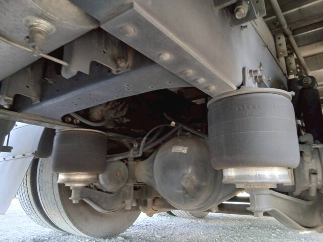 いすゞギガ冷凍車（冷蔵車）大型（10t）[写真23]