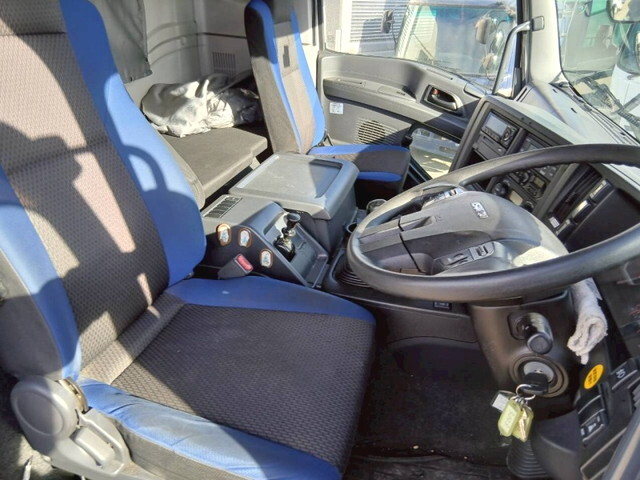 いすゞギガ冷凍車（冷蔵車）大型（10t）[写真35]