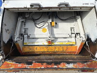 いすゞフォワードパッカー車（塵芥車）中型（4t）[写真11]