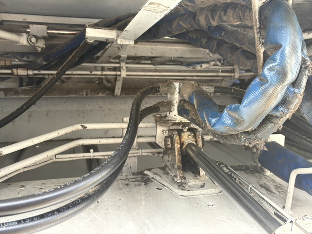 いすゞフォワードパッカー車（塵芥車）中型（4t）[写真13]