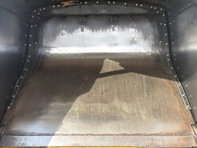 いすゞフォワードパッカー車（塵芥車）中型（4t）[写真18]