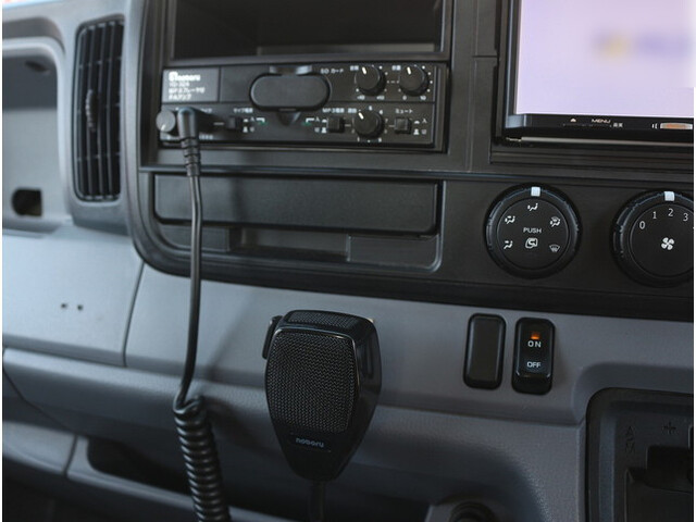 三菱ふそうキャンター道路作業車小型（2t・3t）[写真29]