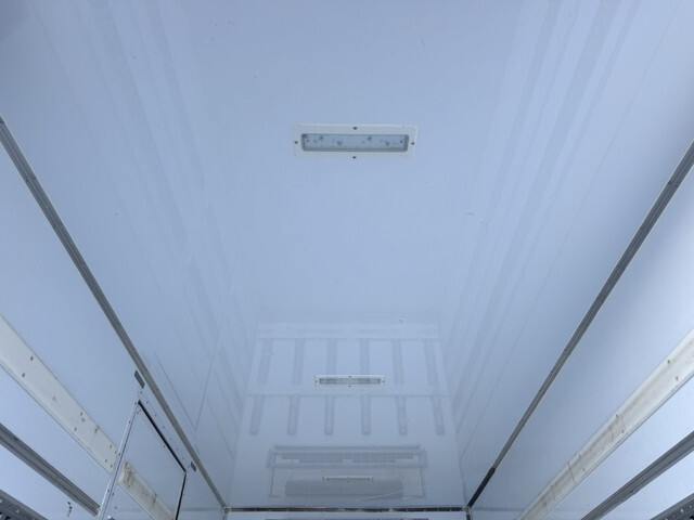 三菱ふそうキャンター冷凍車（冷蔵車）小型（2t・3t）[写真11]