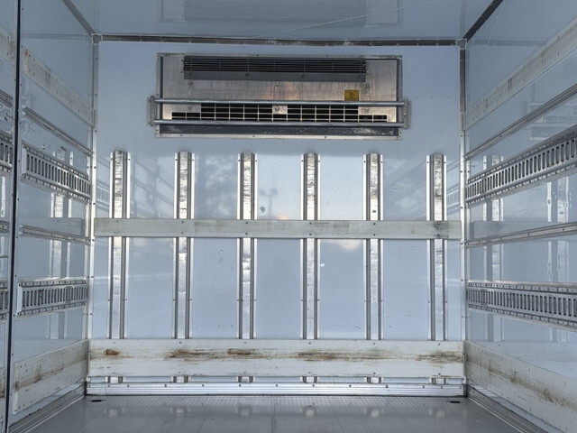 三菱ふそうキャンター冷凍車（冷蔵車）小型（2t・3t）[写真13]