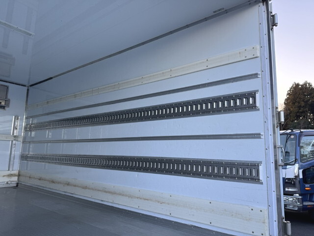 三菱ふそうキャンター冷凍車（冷蔵車）小型（2t・3t）[写真15]