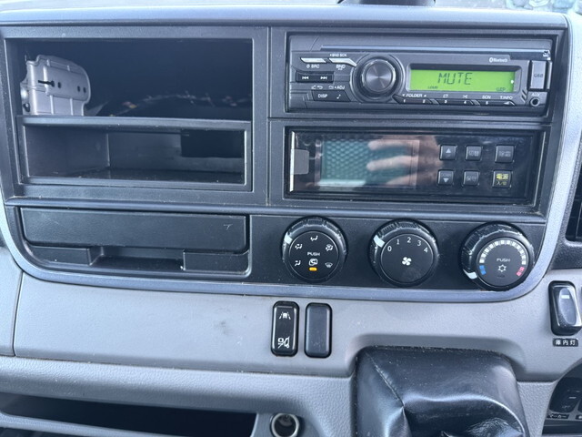 三菱ふそうキャンター冷凍車（冷蔵車）小型（2t・3t）[写真25]