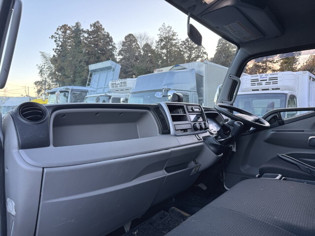 三菱ふそうキャンター冷凍車（冷蔵車）小型（2t・3t）[写真26]