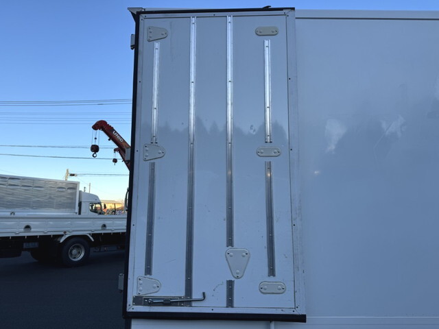 三菱ふそうキャンター冷凍車（冷蔵車）小型（2t・3t）[写真09]