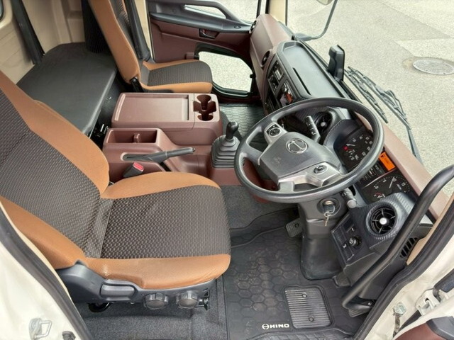 日野レンジャー冷凍車（冷蔵車）中型（4t）[写真24]