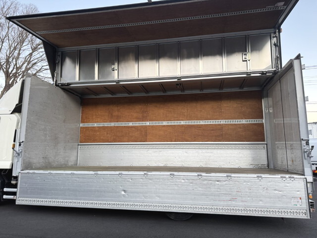 いすゞフォワードアルミウイング中型（4t）[写真12]