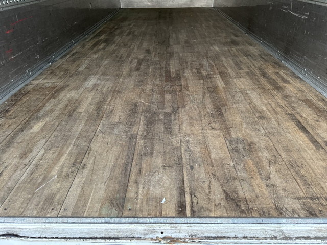 いすゞフォワードアルミウイング中型（4t）[写真14]