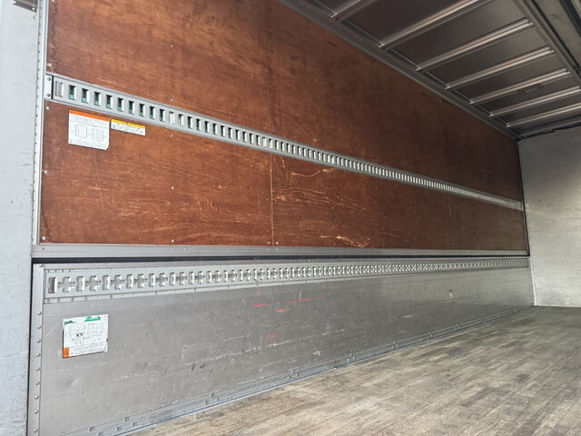 いすゞフォワードアルミウイング中型（4t）[写真15]