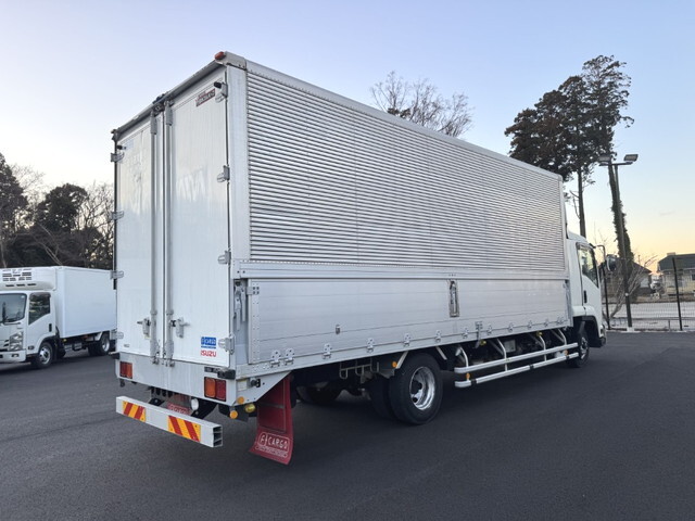 いすゞフォワードアルミウイング中型（4t）[写真02]