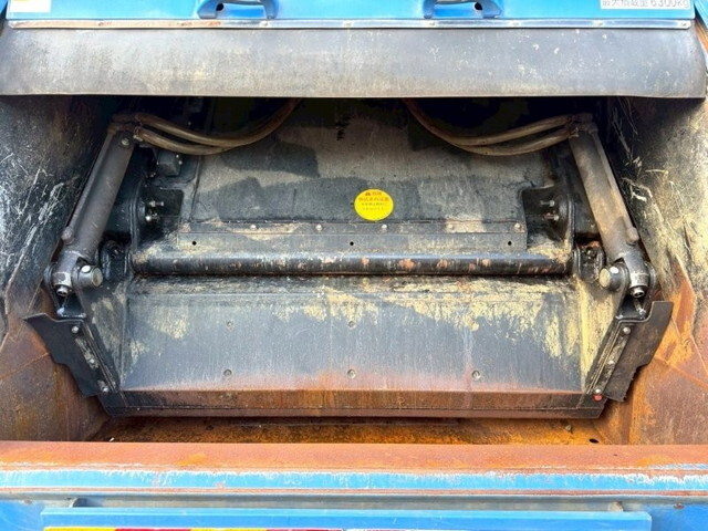 日野レンジャーパッカー車（塵芥車）増トン（6t・8t）[写真10]