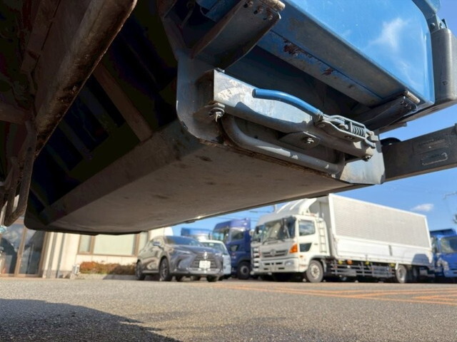 日野レンジャーパッカー車（塵芥車）増トン（6t・8t）[写真18]