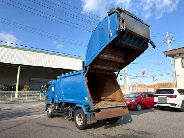 日野レンジャーパッカー車（塵芥車）増トン（6t・8t）[写真06]