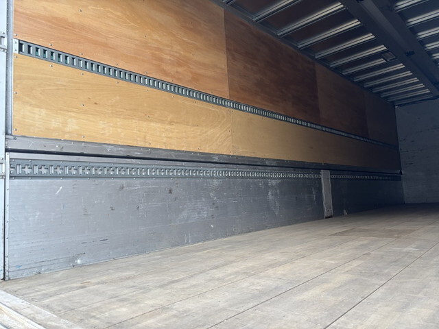 日野プロフィアアルミウイング大型（10t）[写真22]