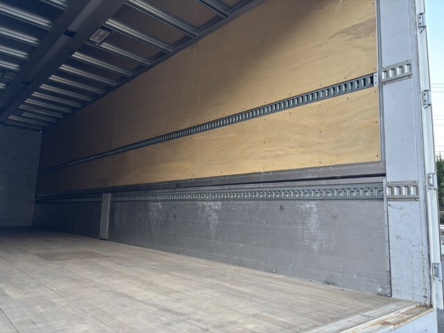 日野プロフィアアルミウイング大型（10t）[写真24]