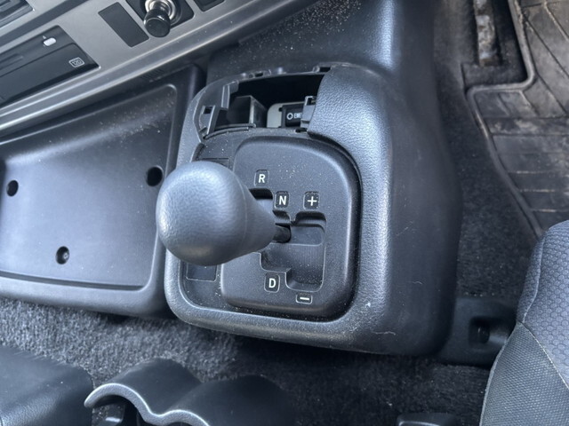 日野プロフィアアルミウイング大型（10t）[写真09]