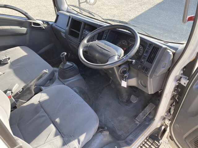 いすゞエルフ平ボディ小型（2t・3t）[写真17]