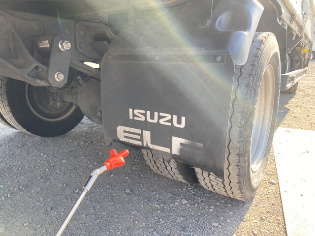 いすゞエルフ平ボディ小型（2t・3t）[写真28]