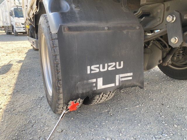 いすゞエルフ平ボディ小型（2t・3t）[写真29]