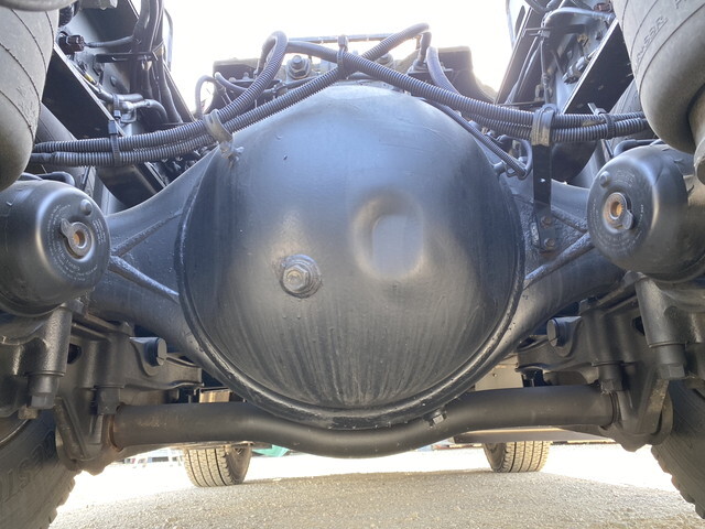 いすゞギガトレーラーヘッド（トラクターヘッド）大型（10t）[写真17]