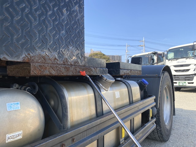 いすゞギガトレーラーヘッド（トラクターヘッド）大型（10t）[写真32]