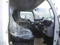 三菱ふそうキャンター平ボディ小型（2t・3t）[写真12]