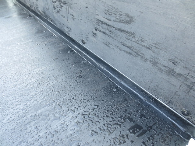 三菱ふそうキャンター平ボディ小型（2t・3t）[写真16]