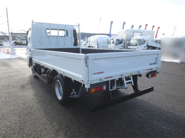 三菱ふそうキャンター平ボディ小型（2t・3t）[写真04]