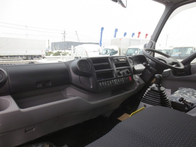 日野デュトロ平ボディ小型（2t・3t）[写真12]