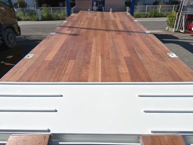 日野レンジャーセルフクレーン4段増トン（6t・8t）[写真09]