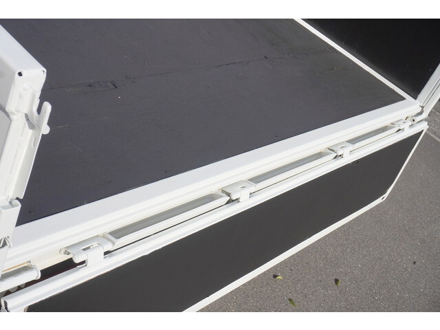 トヨタトヨエース平ボディ小型（2t・3t）[写真12]