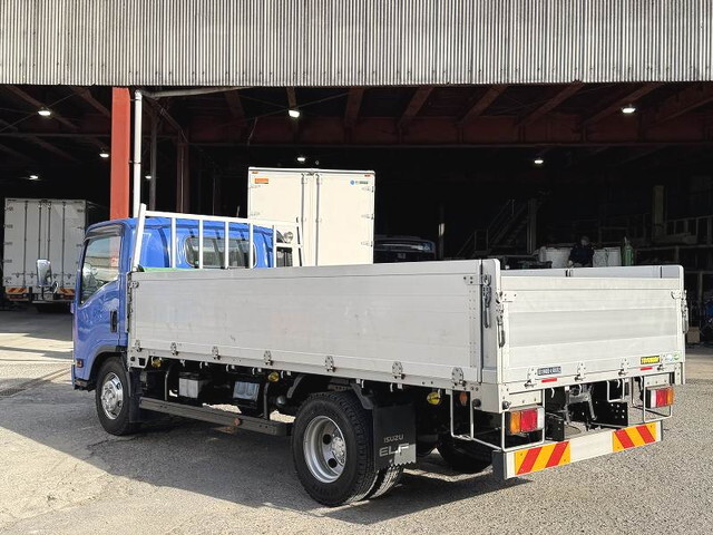 いすゞエルフアルミブロック小型（2t・3t）[写真02]