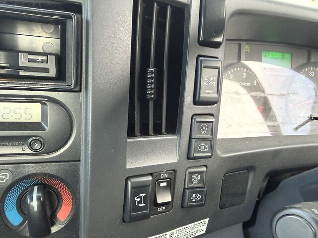 いすゞエルフアルミブロック小型（2t・3t）[写真32]