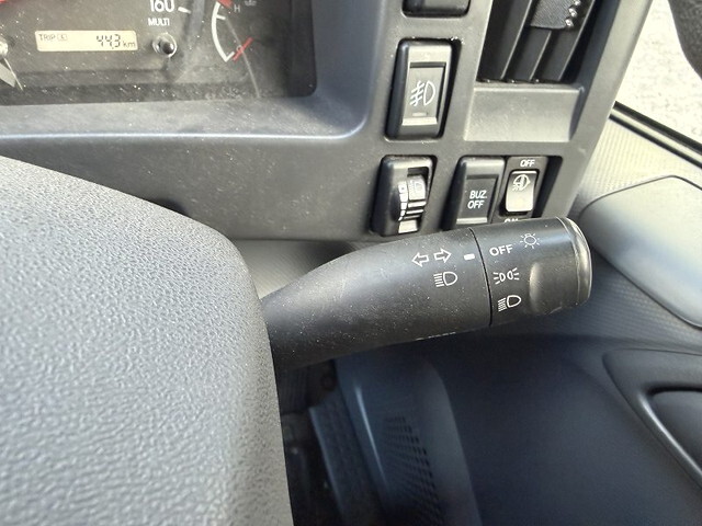 いすゞエルフアルミブロック小型（2t・3t）[写真35]