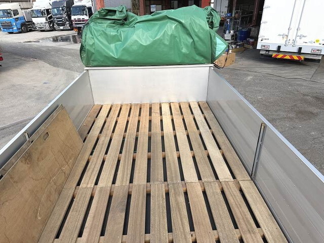 いすゞエルフアルミブロック小型（2t・3t）[写真08]