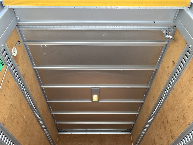 日産アトラスアルミバン小型（2t・3t）[写真10]